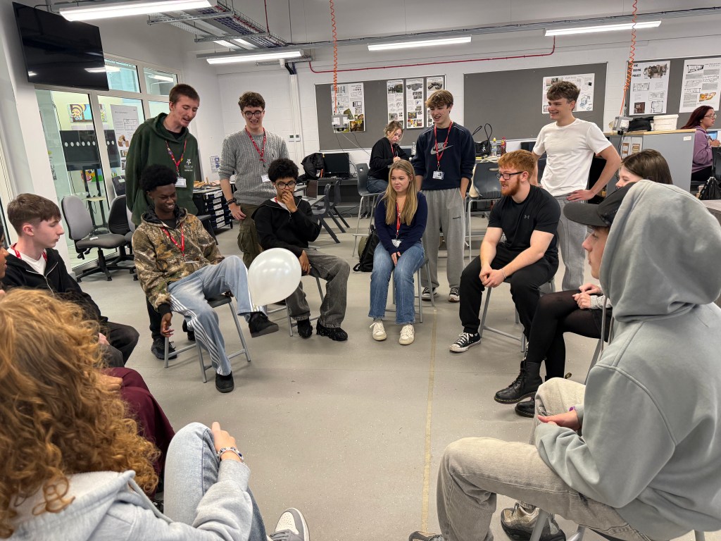 The Balloon Effect: An Embodied Approach to&nbsp;Brainstorming